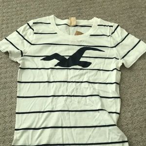 Hollister graphic tee
